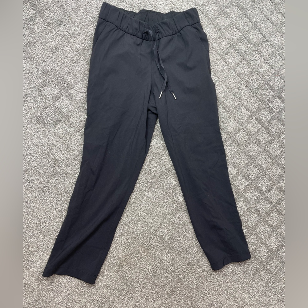 Black Lululemon Cropped Pant
